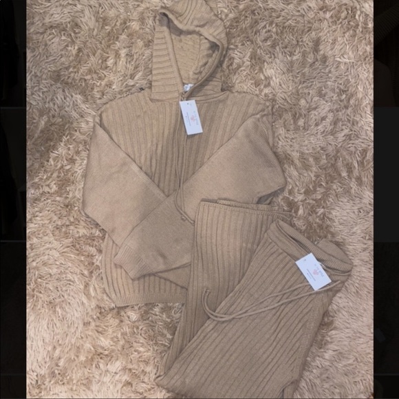 NWT Cozy Set 🤎 - Picture 11 of 15